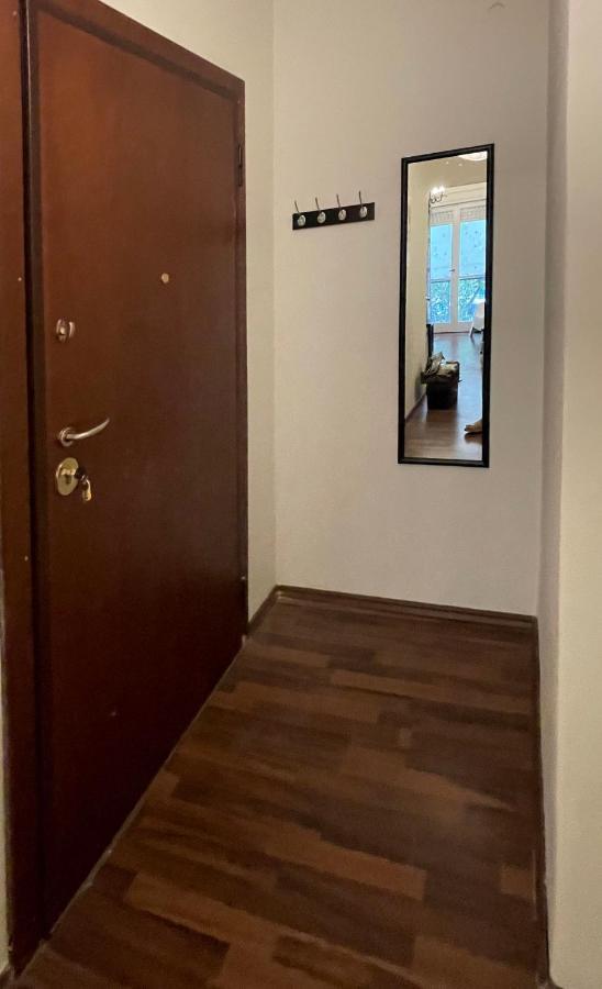 διαμερίσμα με 1 κρεβατοκάμαρα και ένα σαλόνι *